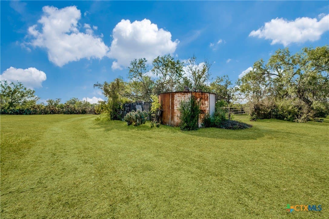 200 acres in Karnes County gallery image 2
