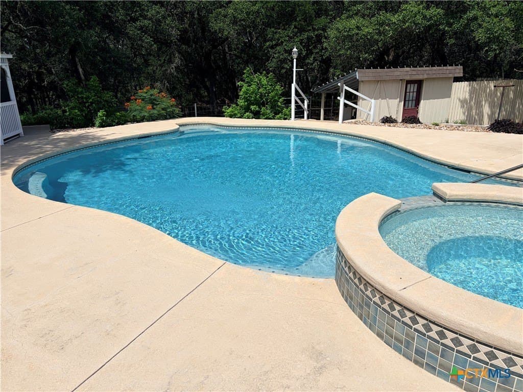 20 acres in Hays County - photo 10