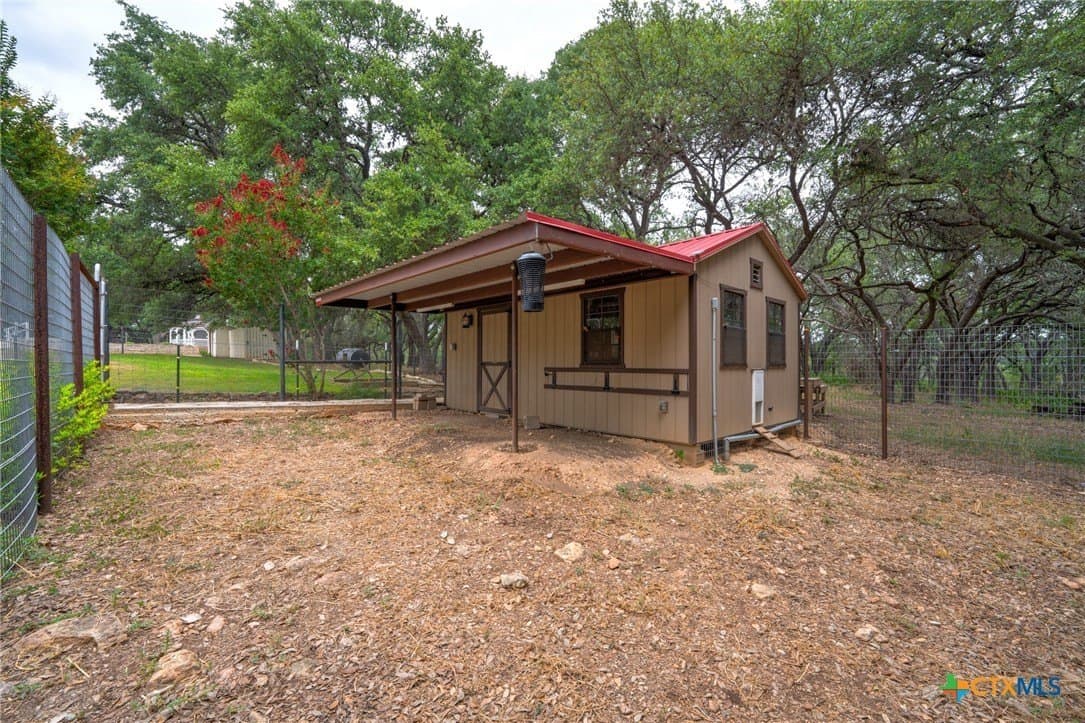 20 acres in Hays County - photo 6