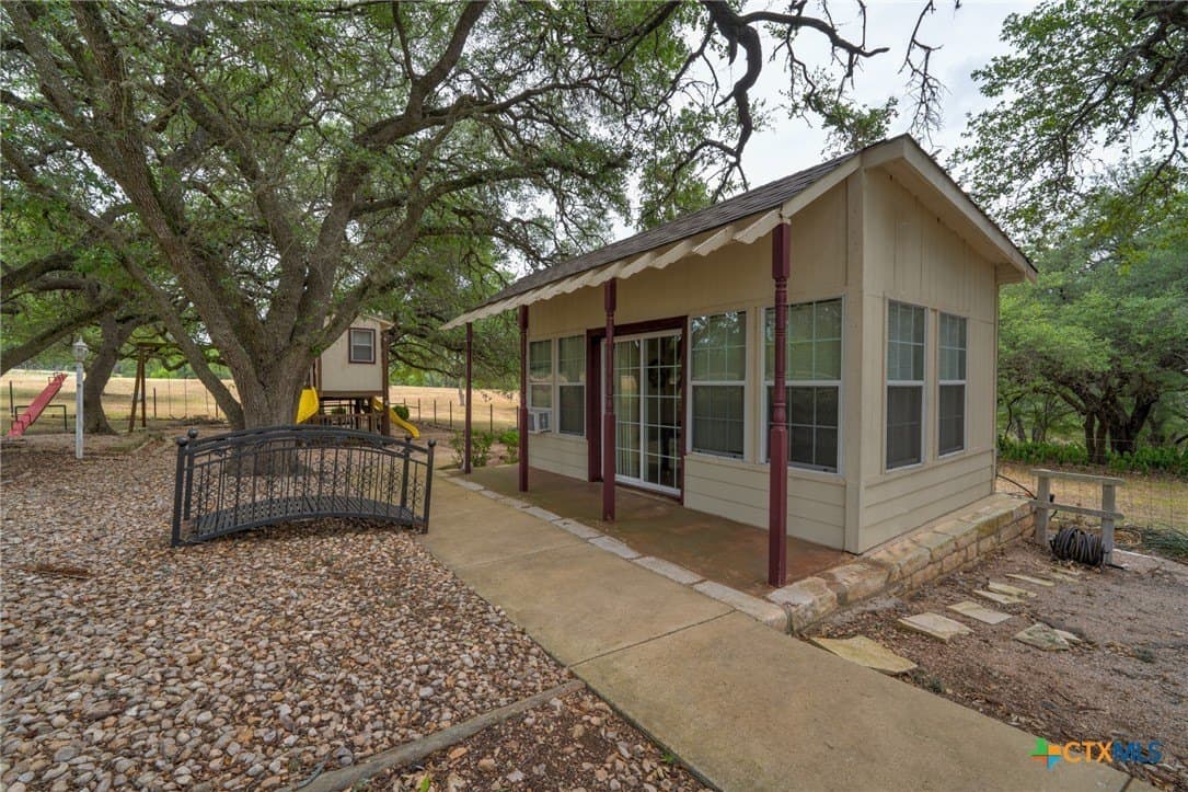 20 acres in Hays County - photo 15