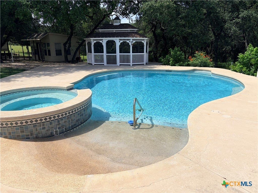 20 acres in Hays County - photo 9