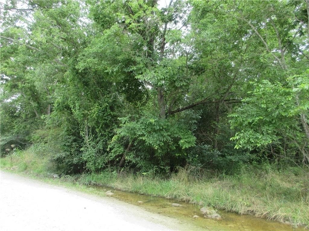 0.18 acres in Falls County