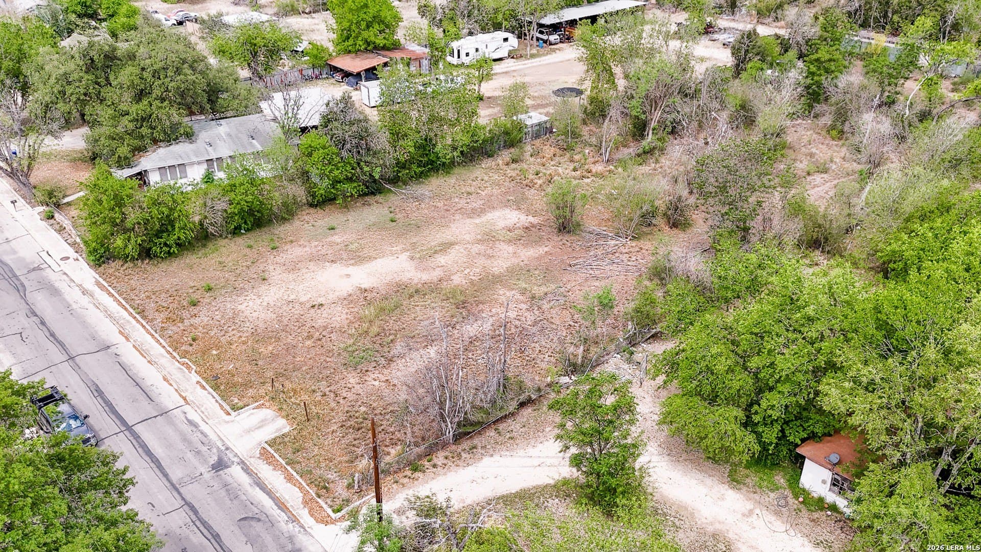 1.05 acres in Bexar County gallery image 2