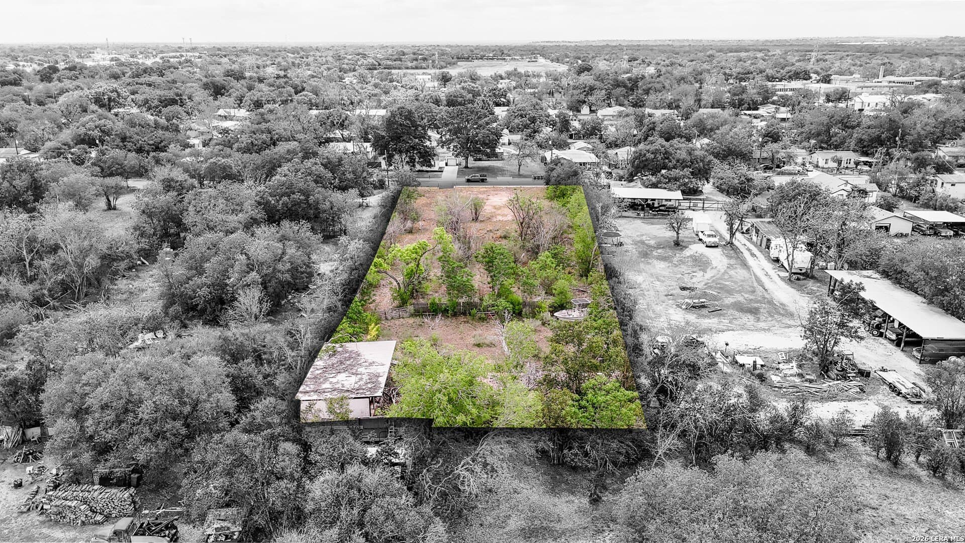 1.05 acres in Bexar County gallery image 3