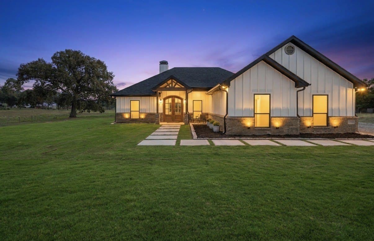 10 acres in Smith County - photo 2