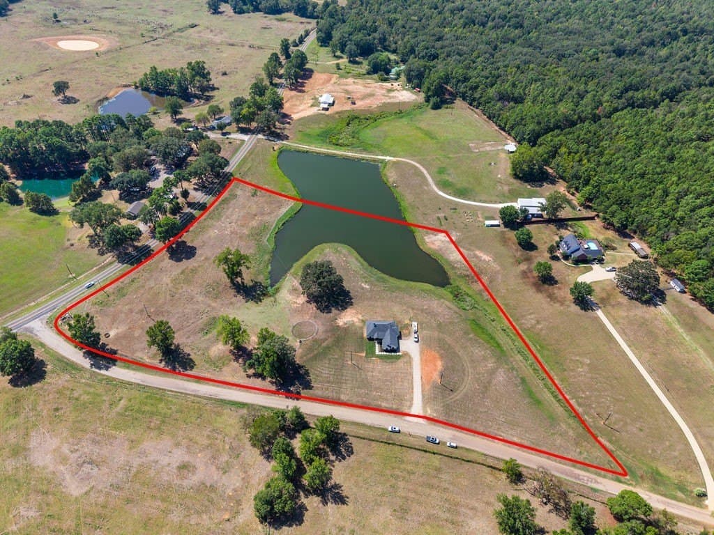 10 acres in Smith County - photo 40