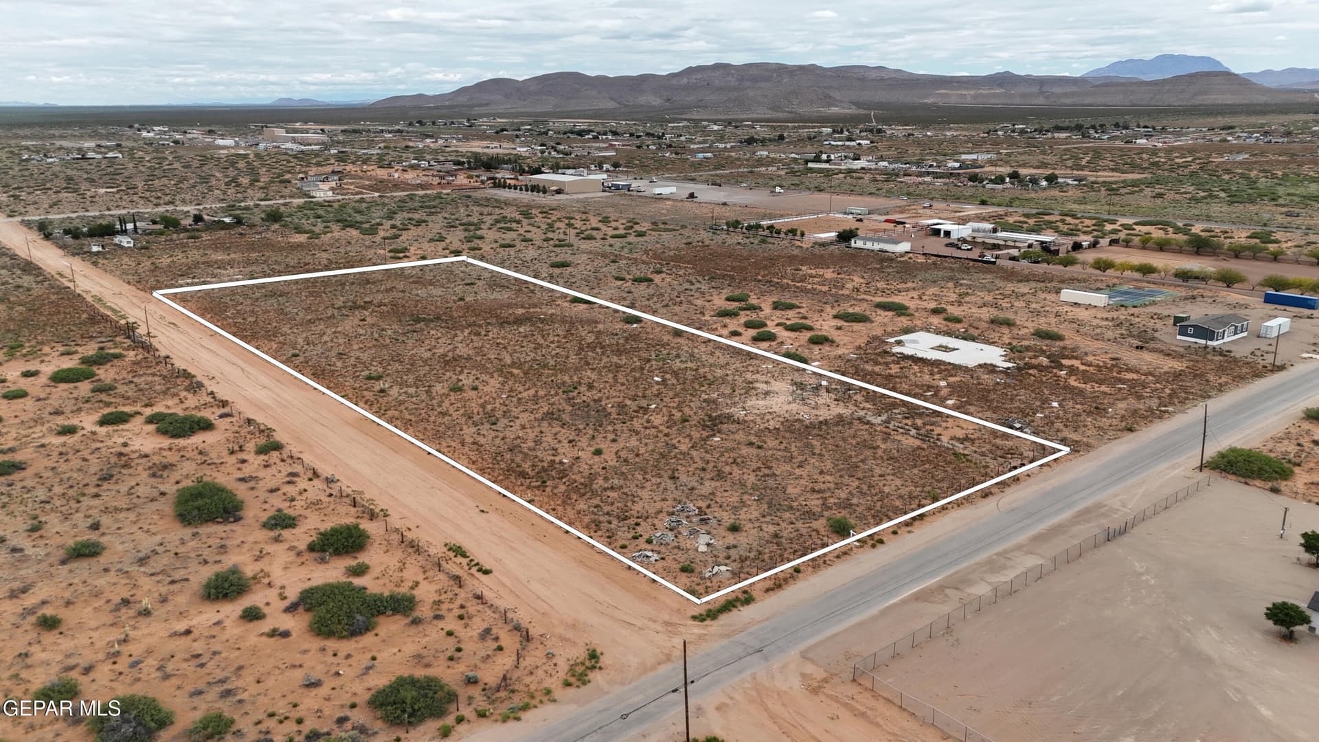 5.01 acres in El Paso County gallery image 3