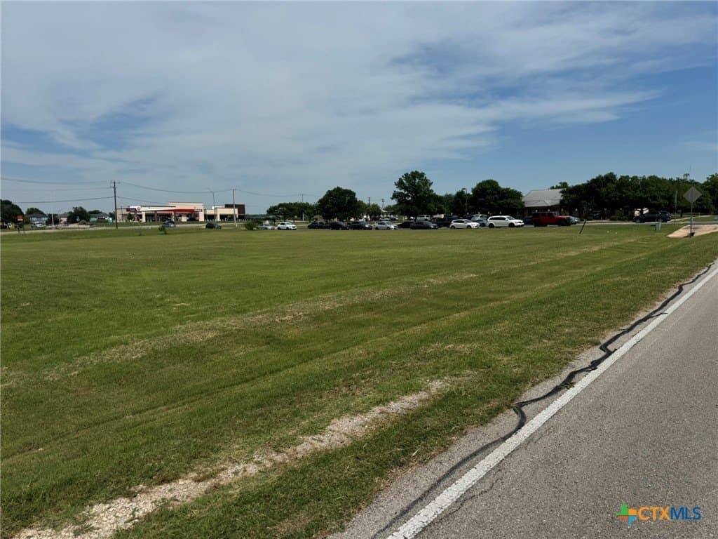 1.73 acres in Williamson County gallery image 2