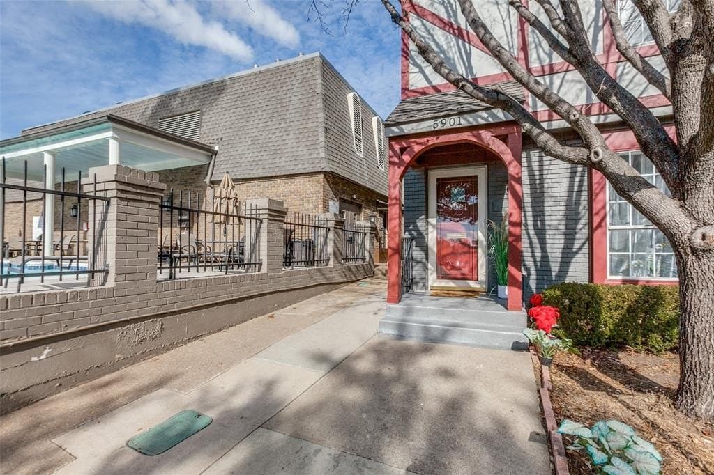 11.05 acres in Dallas County gallery image 2