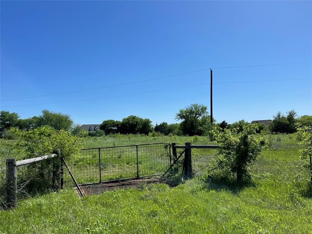 4.22 acres in Ellis County gallery image 2