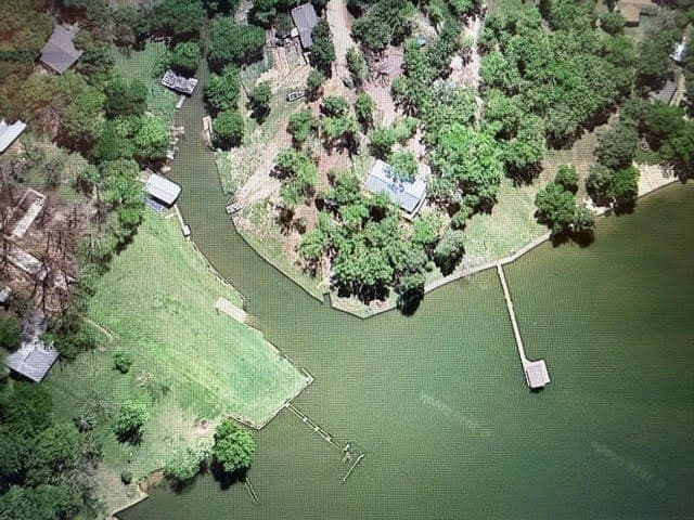 10 acres in Henderson County