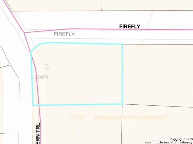 0.5 acres in Bandera County gallery image 4