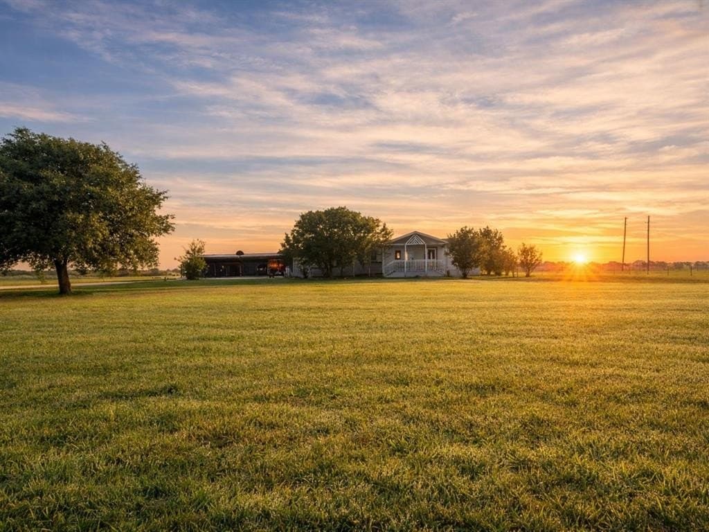 18.18 acres in Navarro County