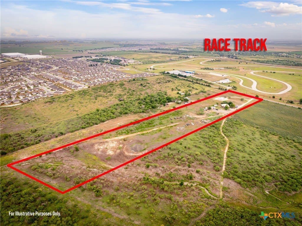 10 acres in Hays County gallery image 2