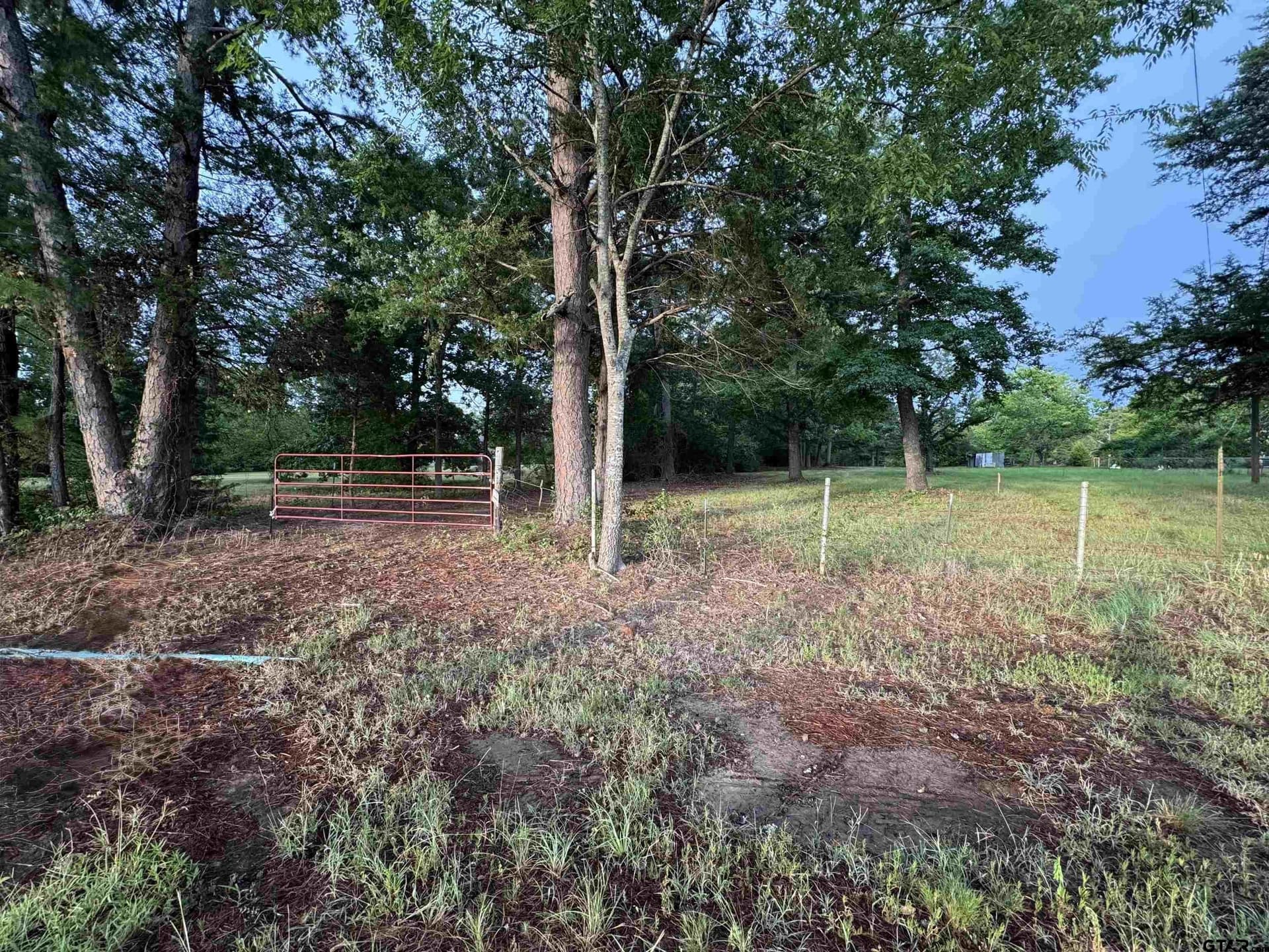 18 acres in Smith County
