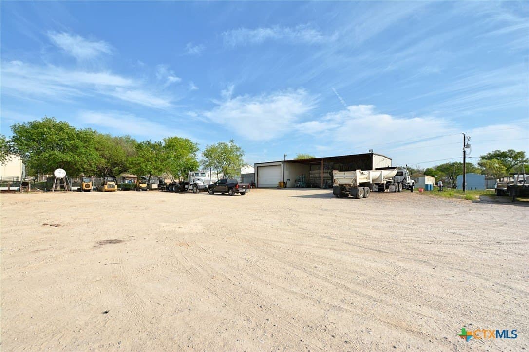 16.8 acres in Guadalupe County - photo 9