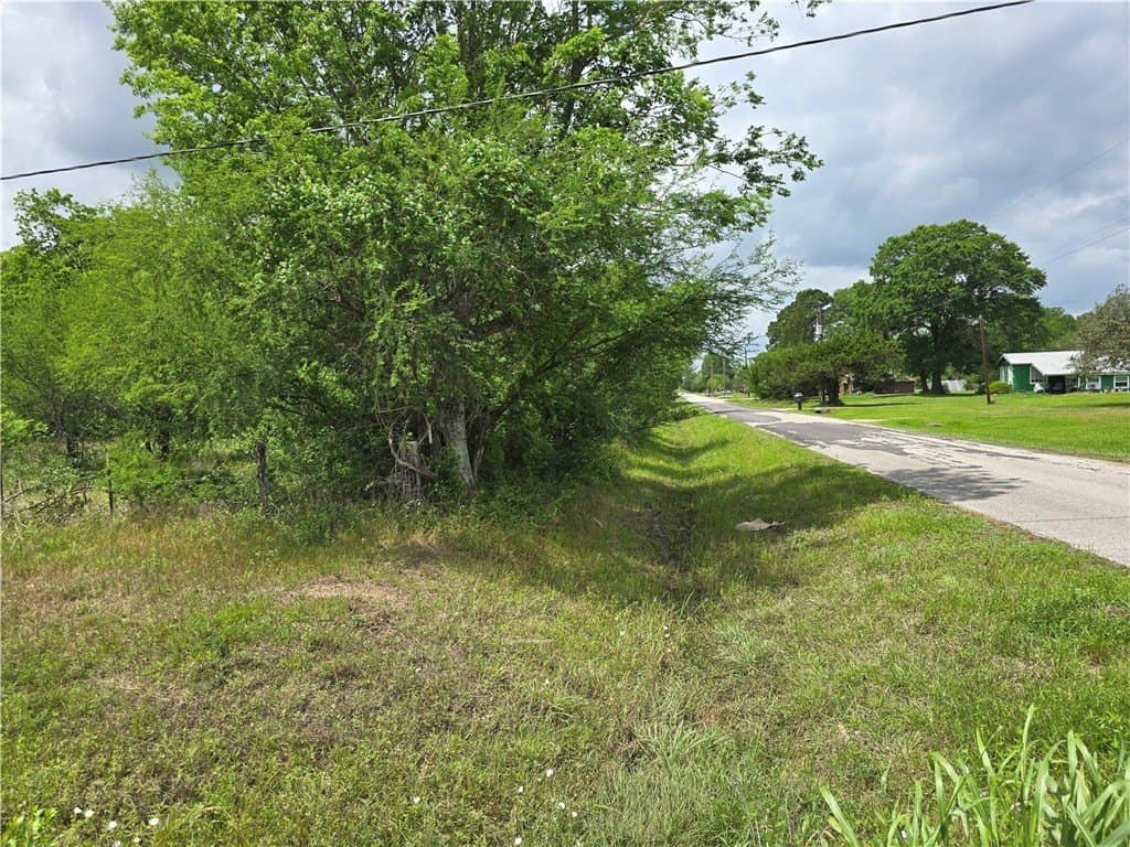 1.74 acres in AUSTIN County - photo 4