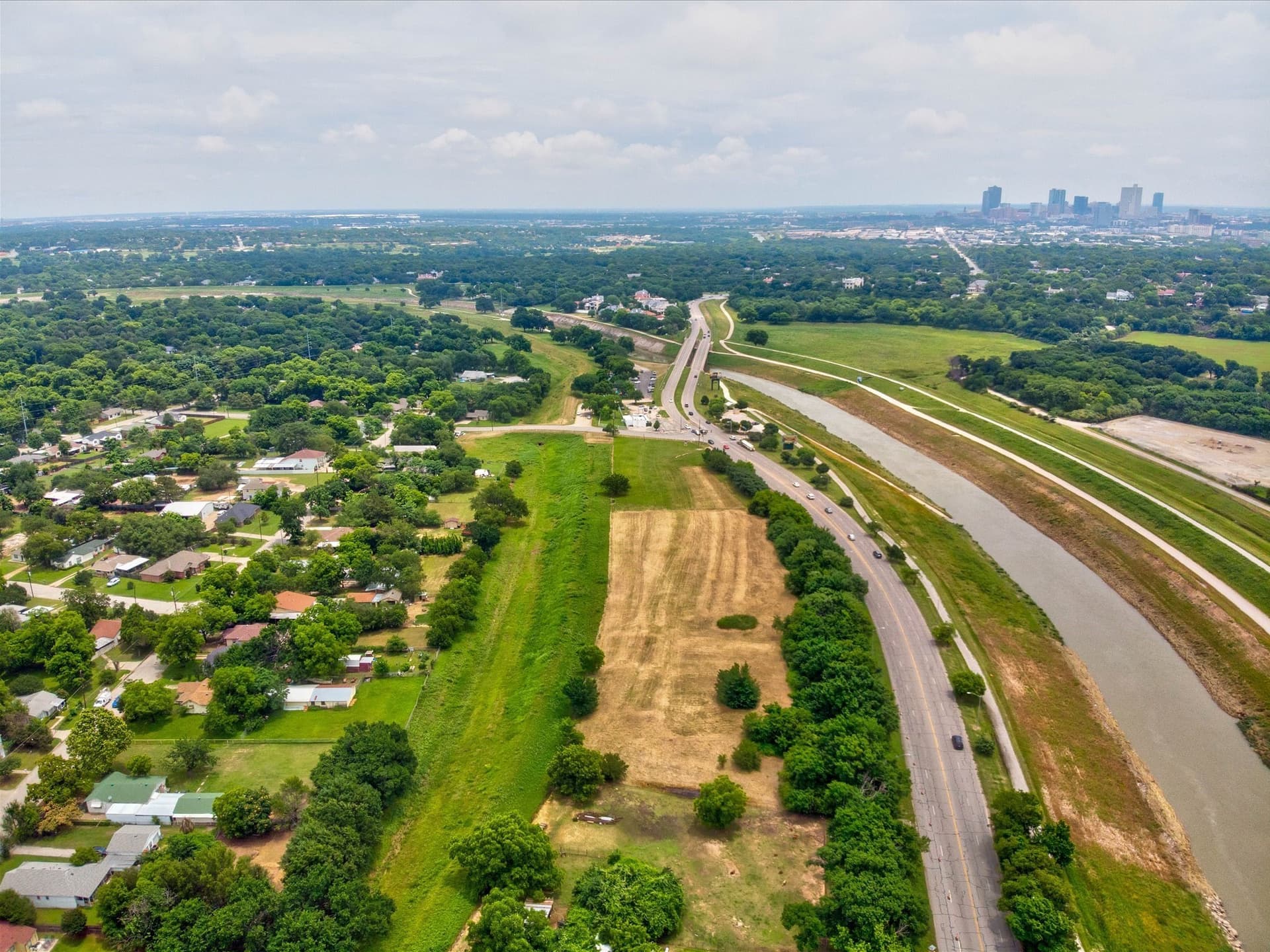 1.47 acres in Tarrant County gallery image 3