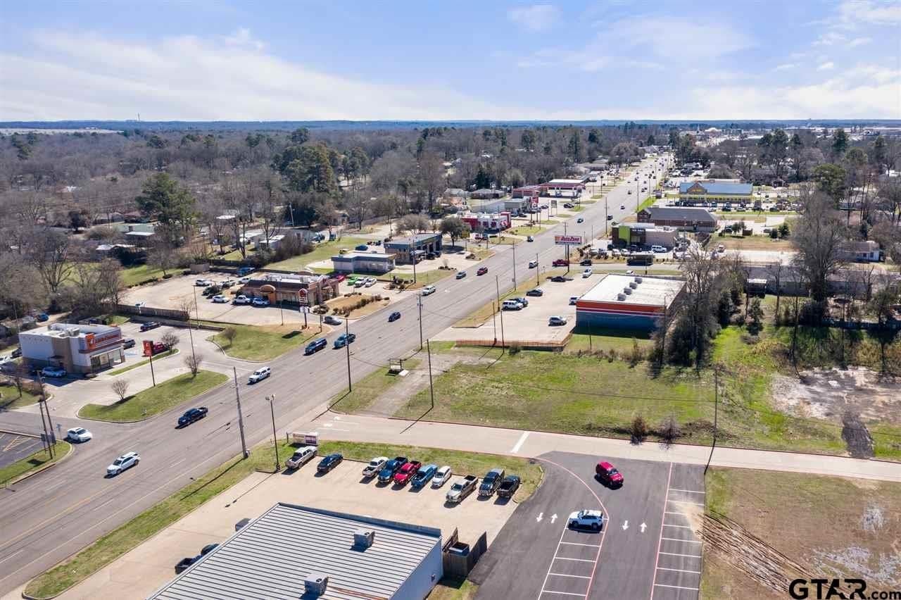1.5 acres in Titus County gallery image 4