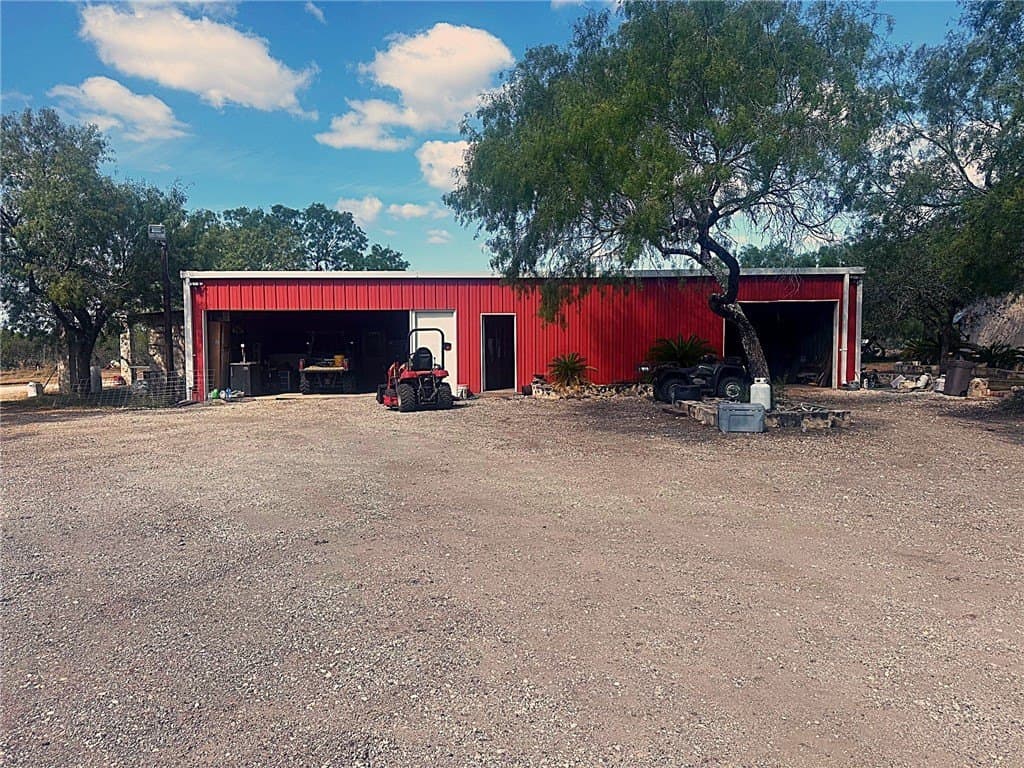4.89 acres in Atascosa County - photo 4
