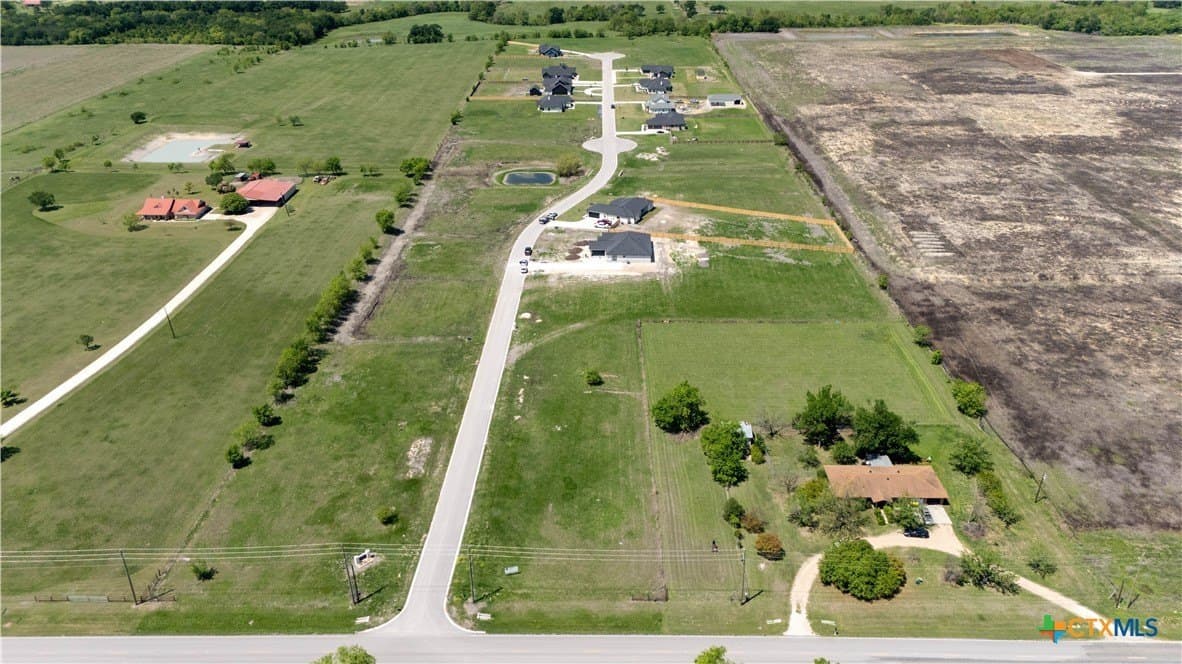 1.1 acres in Bell County gallery image 3