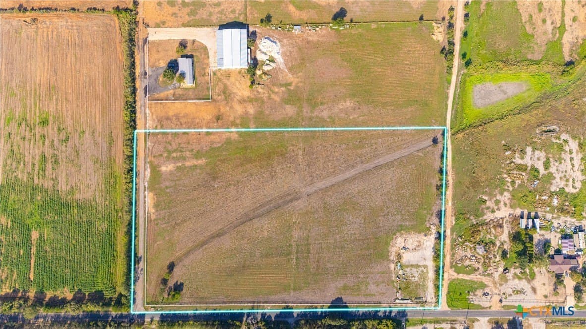 10 acres in Bexar County