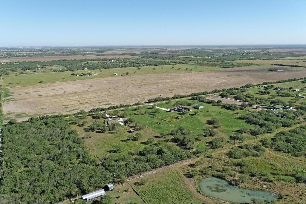 9.99 acres in Kleberg County gallery image 2