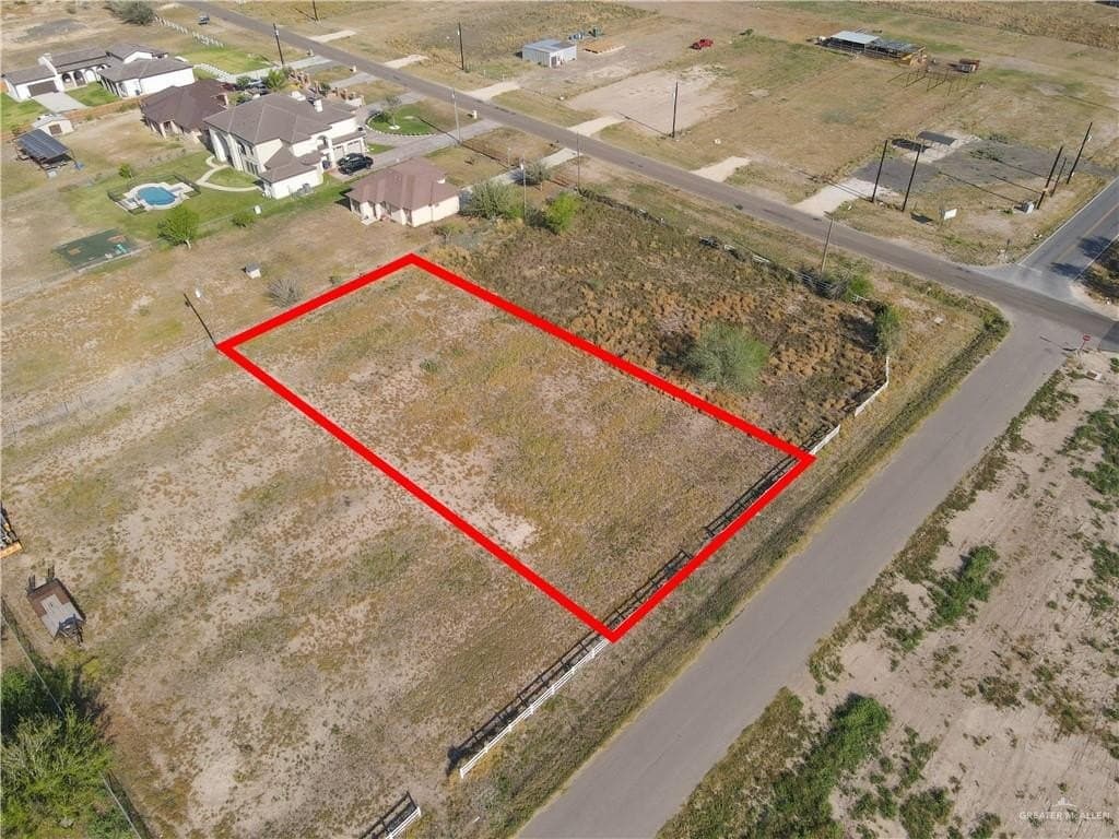 0.5 acres in Hidalgo County - photo 7