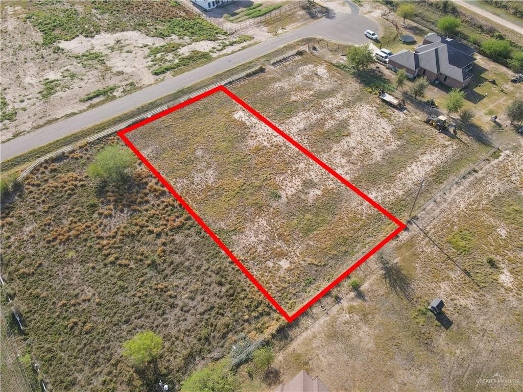 0.5 acres in Hidalgo County - photo 10