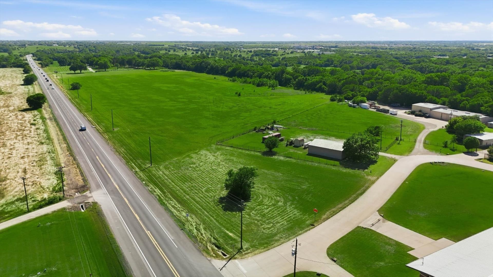 1.01 acres in Ellis County - photo 13