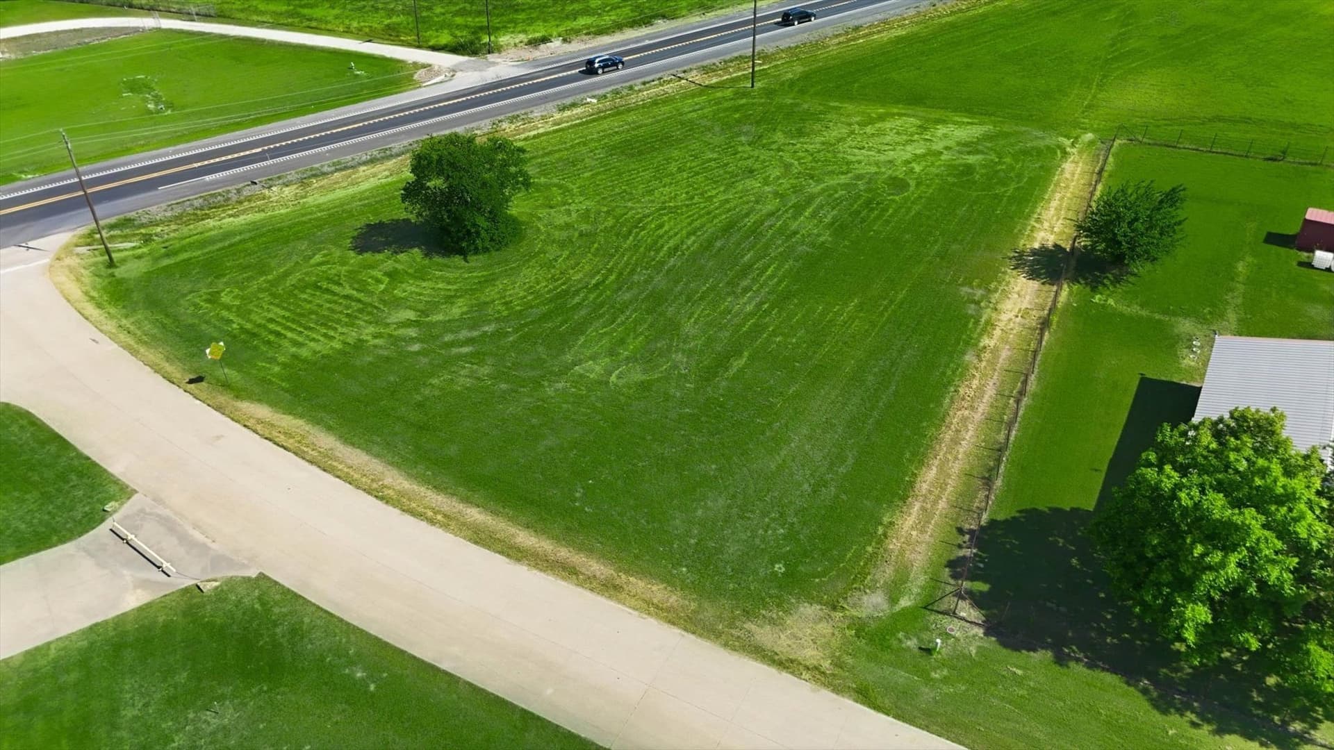 1.01 acres in Ellis County - photo 3