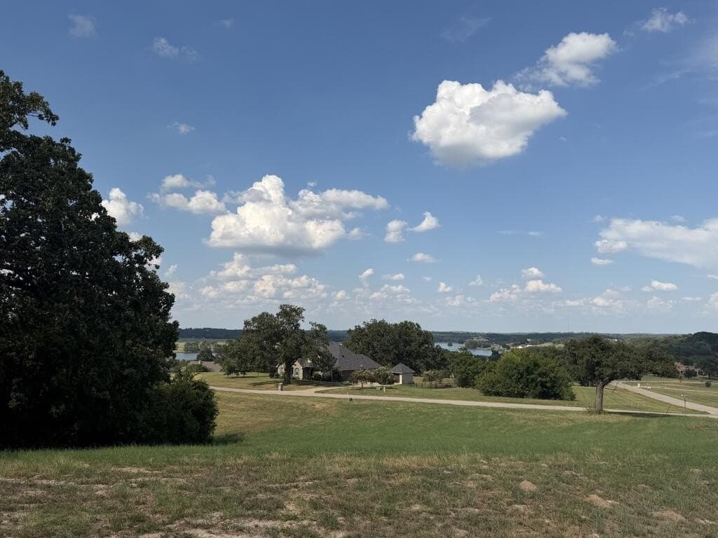 1 acres in HENDERSON County