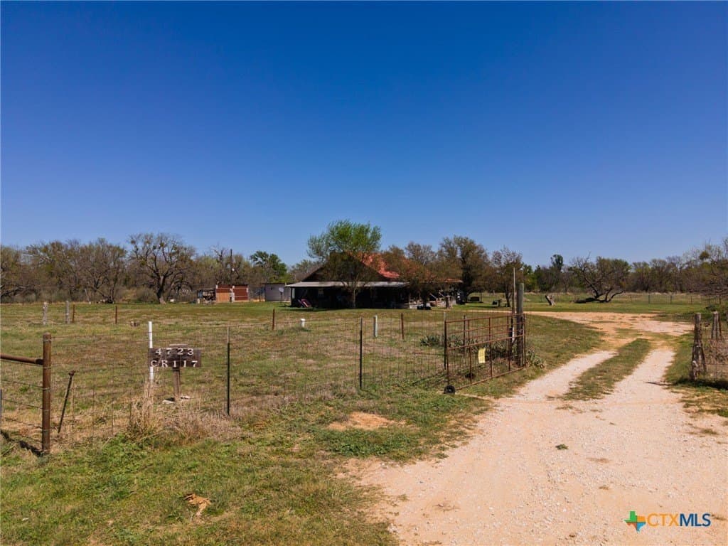15 acres in San Saba County gallery image 2