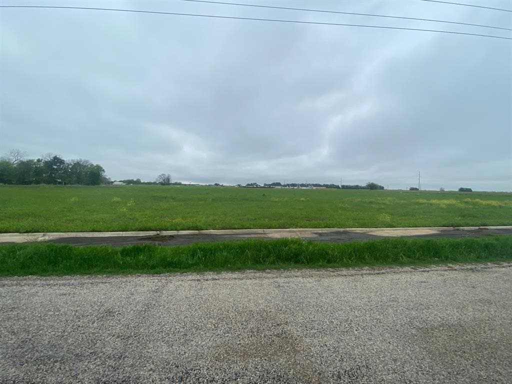 4.27 acres in Ellis County