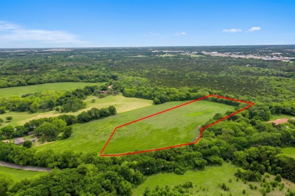 9.45 acres in Dallas County