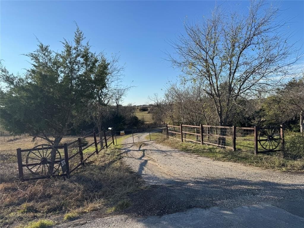 11 acres in Parker County