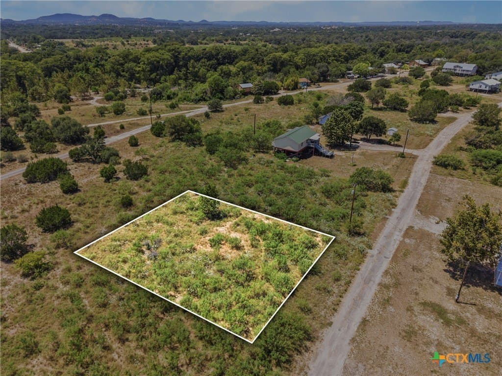 0.23 acres in Bandera County - photo 6