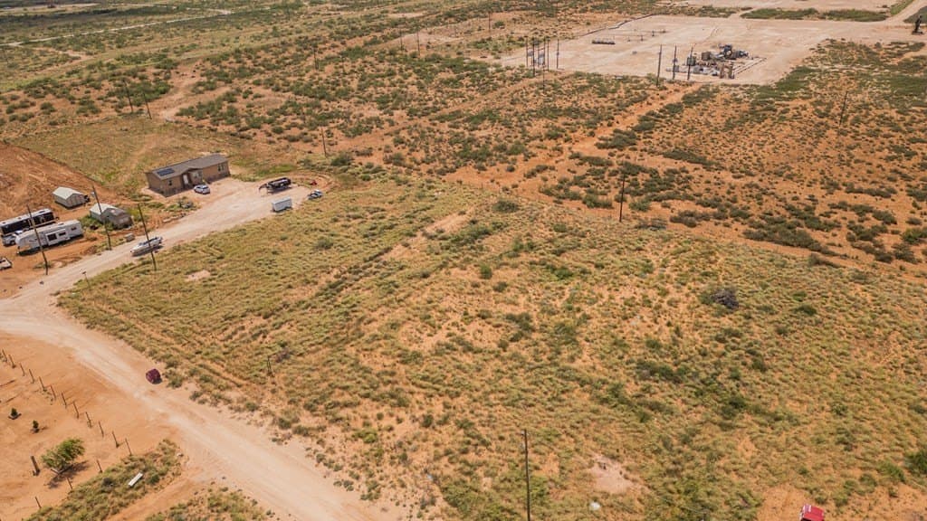 1.07 acres in Midland County gallery image 3