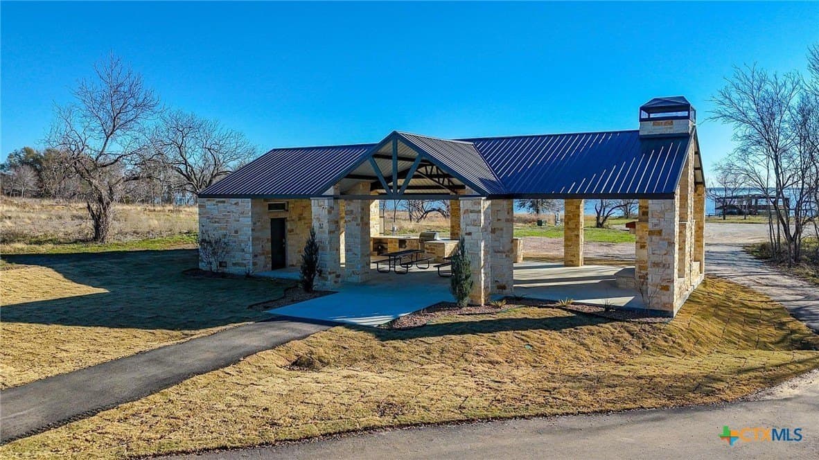 1 acres in Navarro County - photo 9
