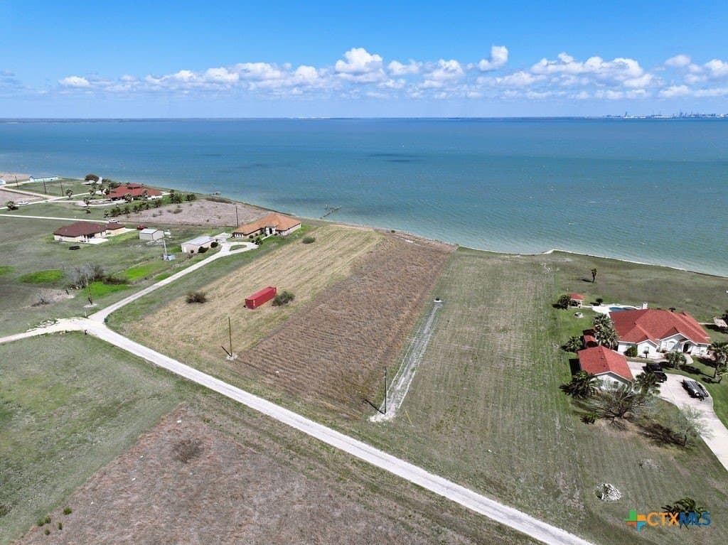 1.5 acres in Calhoun County gallery image 3