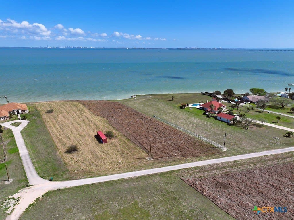 1.5 acres in Calhoun County gallery image 4