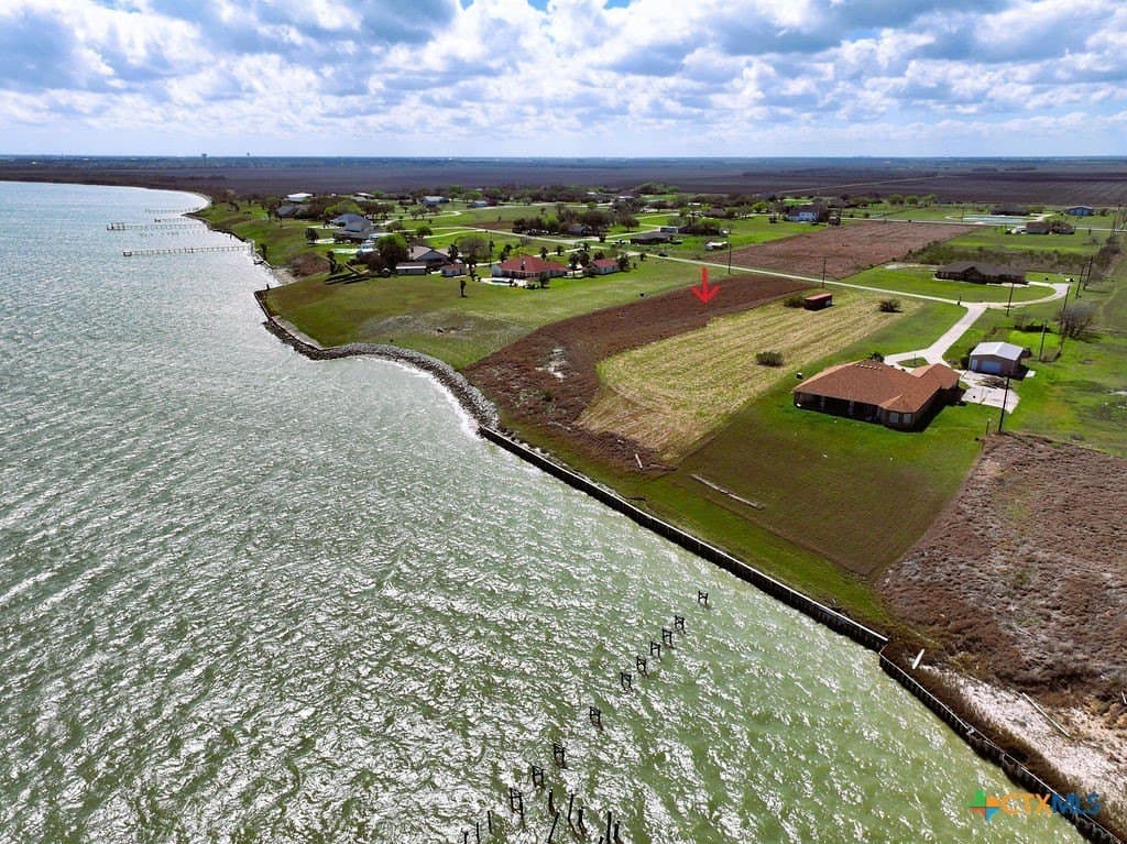 1.5 acres in Calhoun County gallery image 2