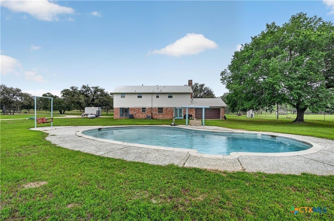 15 acres in Lavaca County gallery image 4
