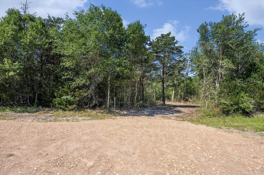 1.58 acres in Fayette County gallery image 2