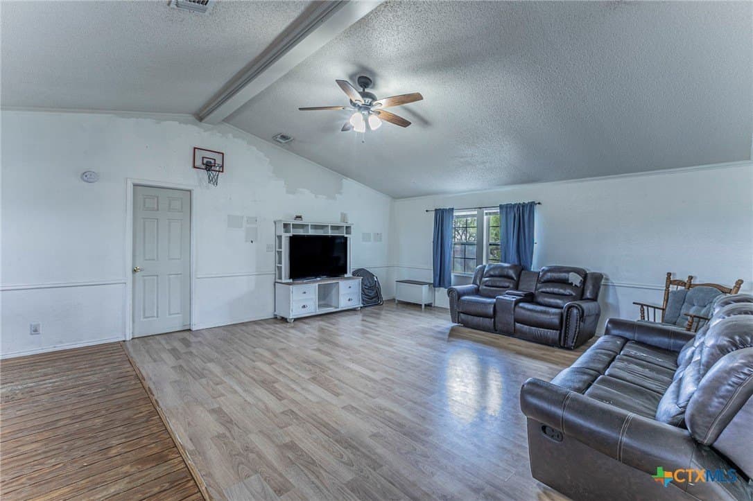 12.5 acres in Guadalupe County gallery image 4