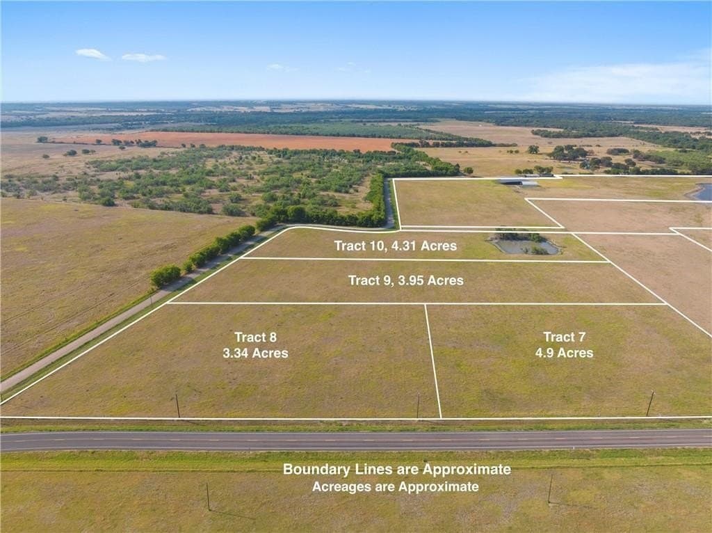 4.9 acres in Falls County
