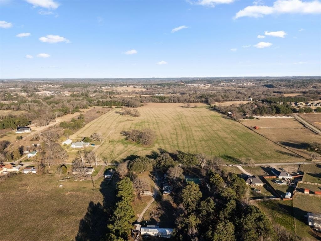 42 acres in Smith County gallery image 2