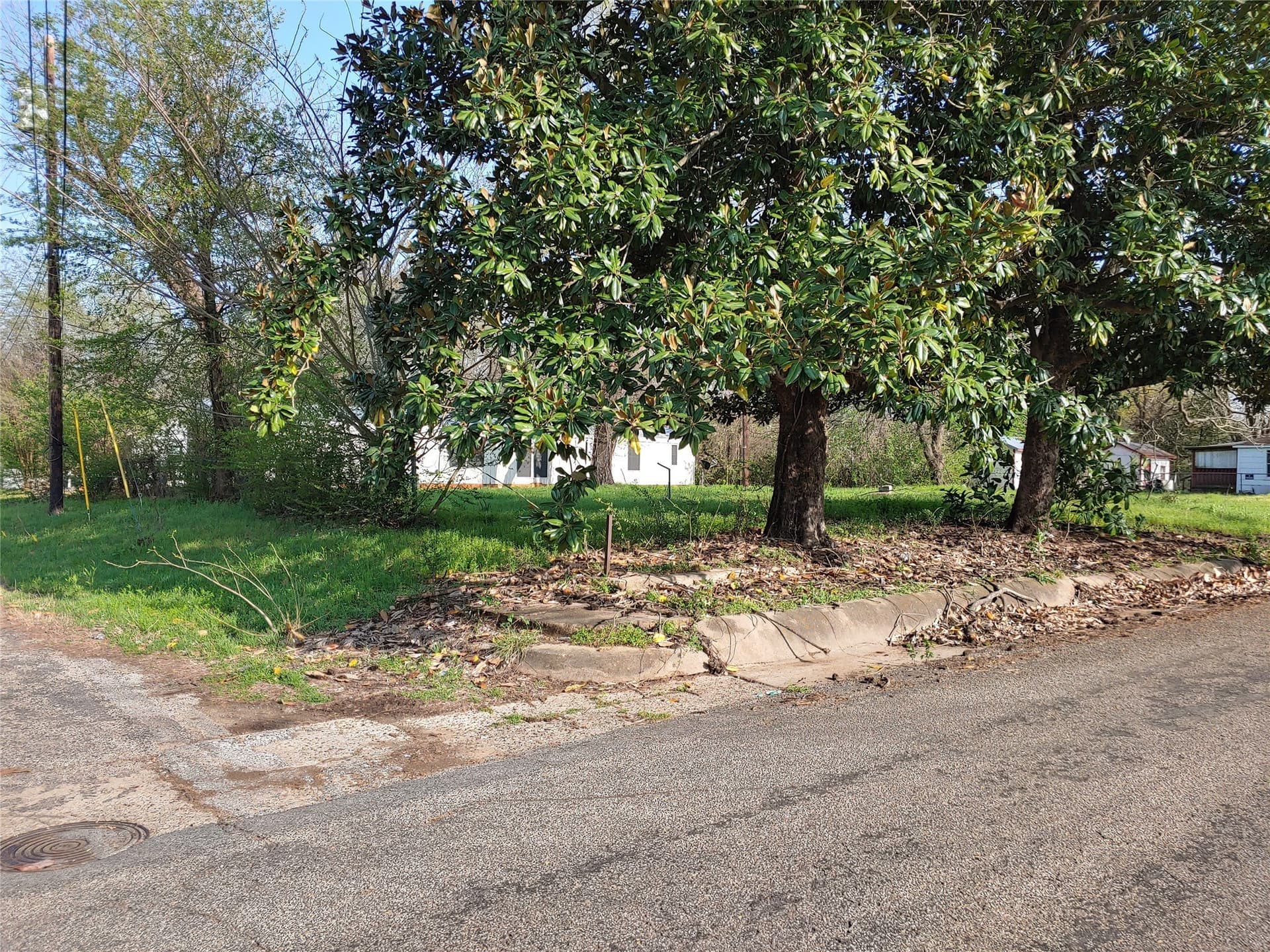 0.28 acres in Lamar County