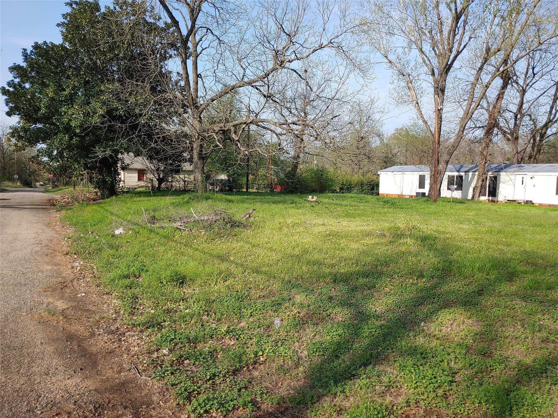 0.28 acres in Lamar County - photo 2