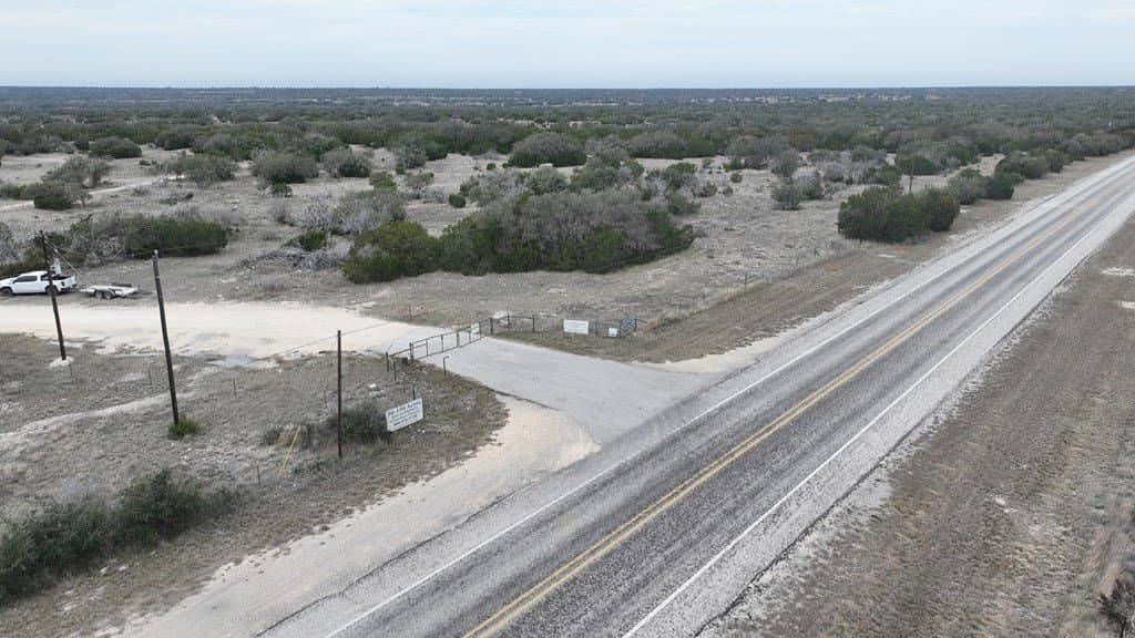 74.62 acres in Edwards County gallery image 4
